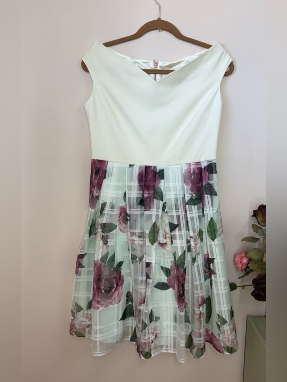 Ted Baker White Bodice Floral Pleated Dress - Mauve & Green